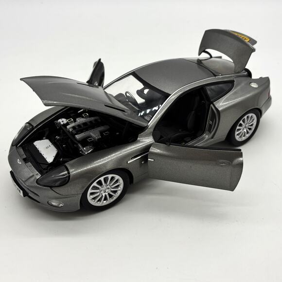 Vtg JoyRide Aston Martin Vanquish Die Cast Model Car 1/16 Scale RC2 James Bond - Picture 7 of 13